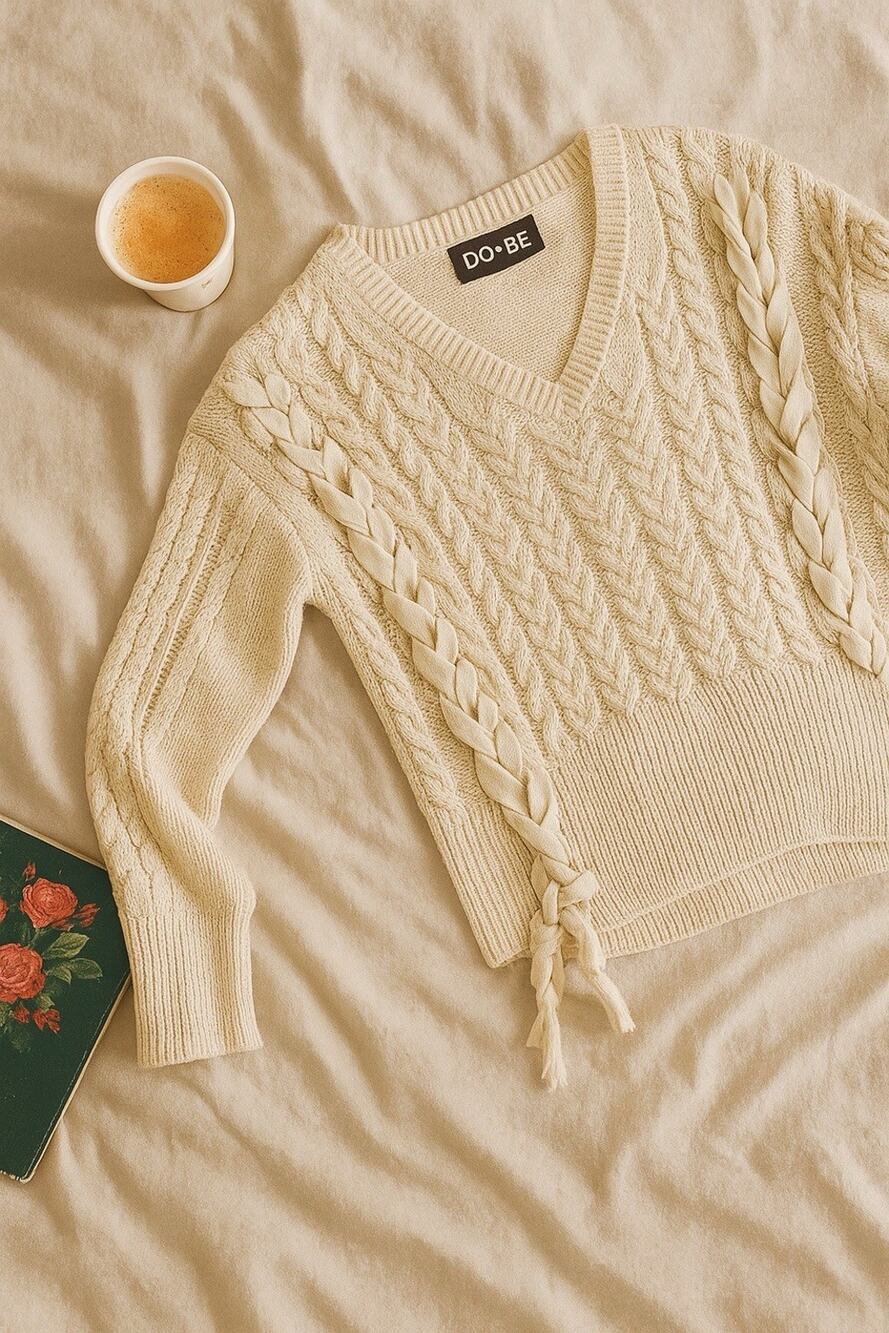 Chunky Cream Cable Knit Lace-Up Sweater – Small - Soft Grunge Cabincore Staple